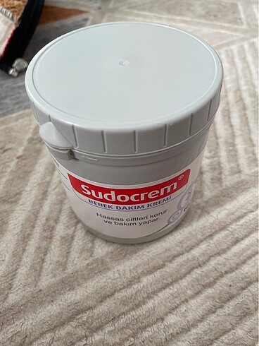 Beden Renk Sudocrem bebek bakım kremi.