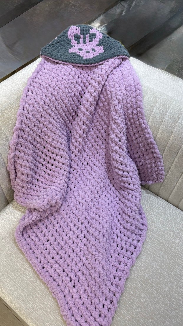 Mor Nakışlı Örgü Çocuk Battaniyesi - Görsel 2