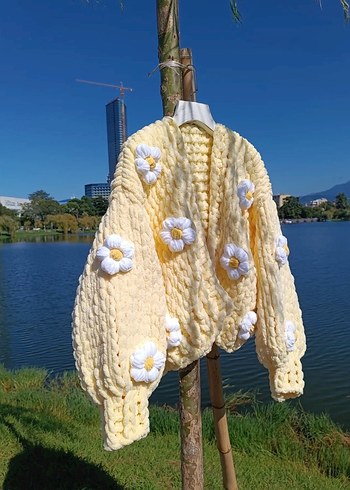 Çiçek Desenli Örgü Beyaz Hırka - Görsel 9