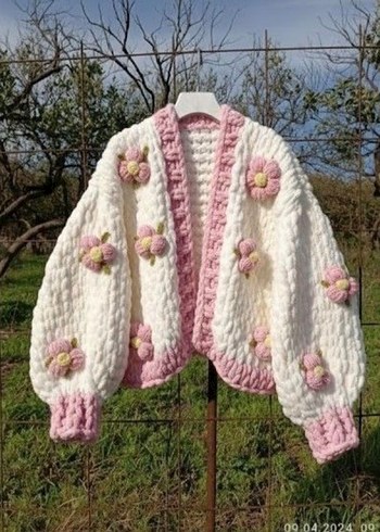 Çiçek Desenli Örgü Beyaz Hırka - Görsel 8