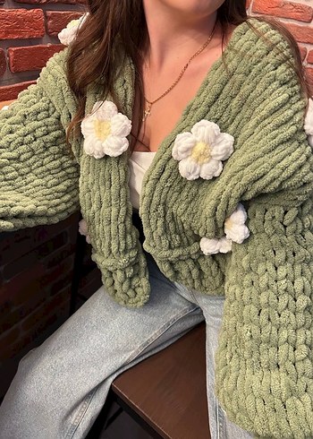 Çiçek Desenli Örgü Beyaz Hırka - Görsel 4