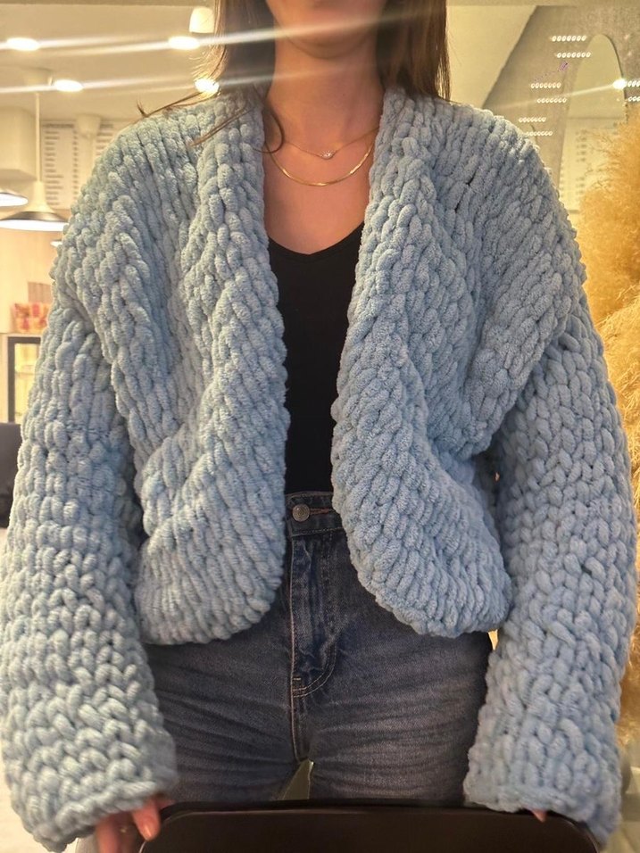 Çiçek Desenli Örgü Beyaz Hırka - Görsel 2