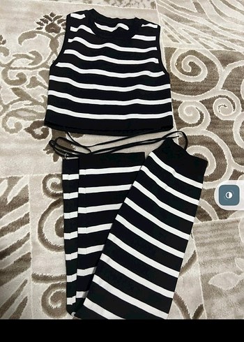 Siyah Beyaz Çizgili Triko takım - Görsel 2