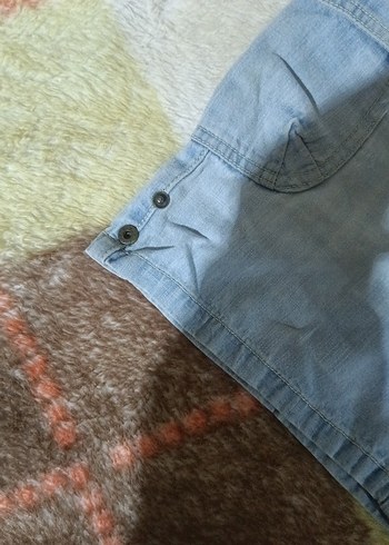 Düğmeli Mavi Bağlama Desenli Kadın Kot Şort - Görsel 2