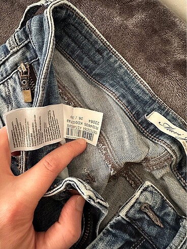 26 Beden mavi Renk Mavi jeans- kot pantolon