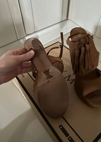 Kahverengi Süet Püsküllü Platform Topuklu Sandalet - Görsel 4