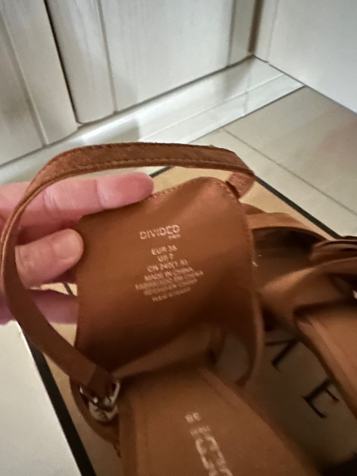 Kahverengi Süet Püsküllü Platform Topuklu Sandalet - Görsel 2