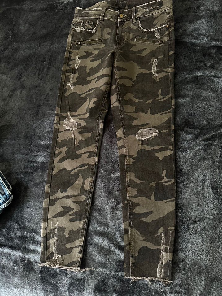 Zara Kamuflaj Desenli Kadın Kot Pantolon - Görsel 2