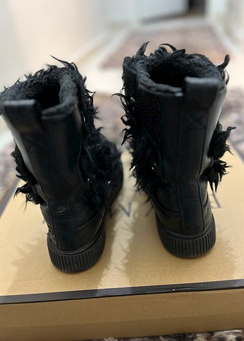 HM Siyah Kürklü Platform Topuklu Kadın Bot - Görsel 2