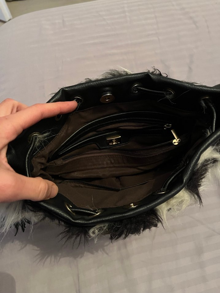 Kadın Zebra Desenli Kürklü Çanta - Görsel 3