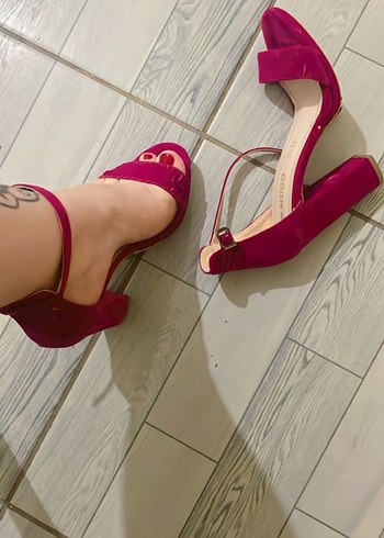 Pembe Süet Topuklu Kadın Ayakkabı