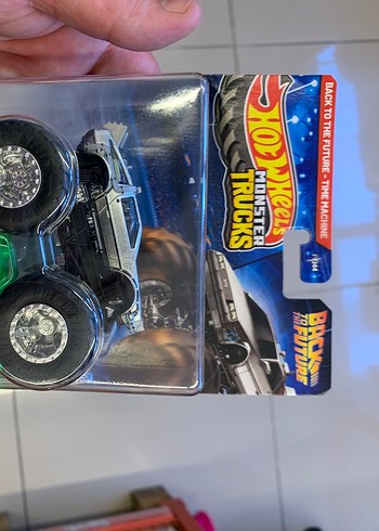 Geleceğe dönüş hotwheels monster truck