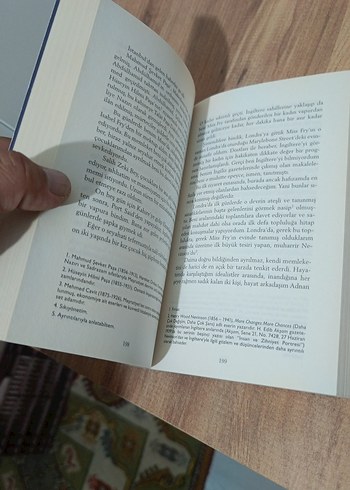 Beden Renk Halide Edip Adıvar/ Mor Salkımlı Ev