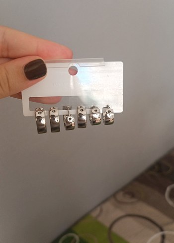 Diğer Mini Gri Kadın Küpeler