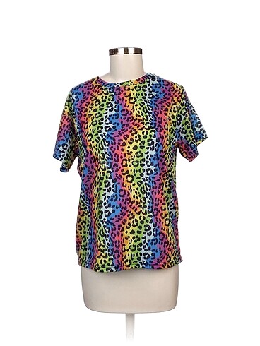Quzu T-shirt %70 İndirimli.