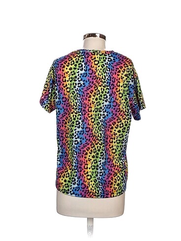 38 Beden Quzu T-shirt %70 İndirimli.