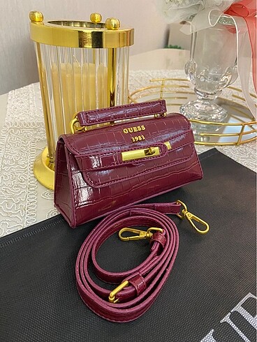 Beden Guess mini bordo