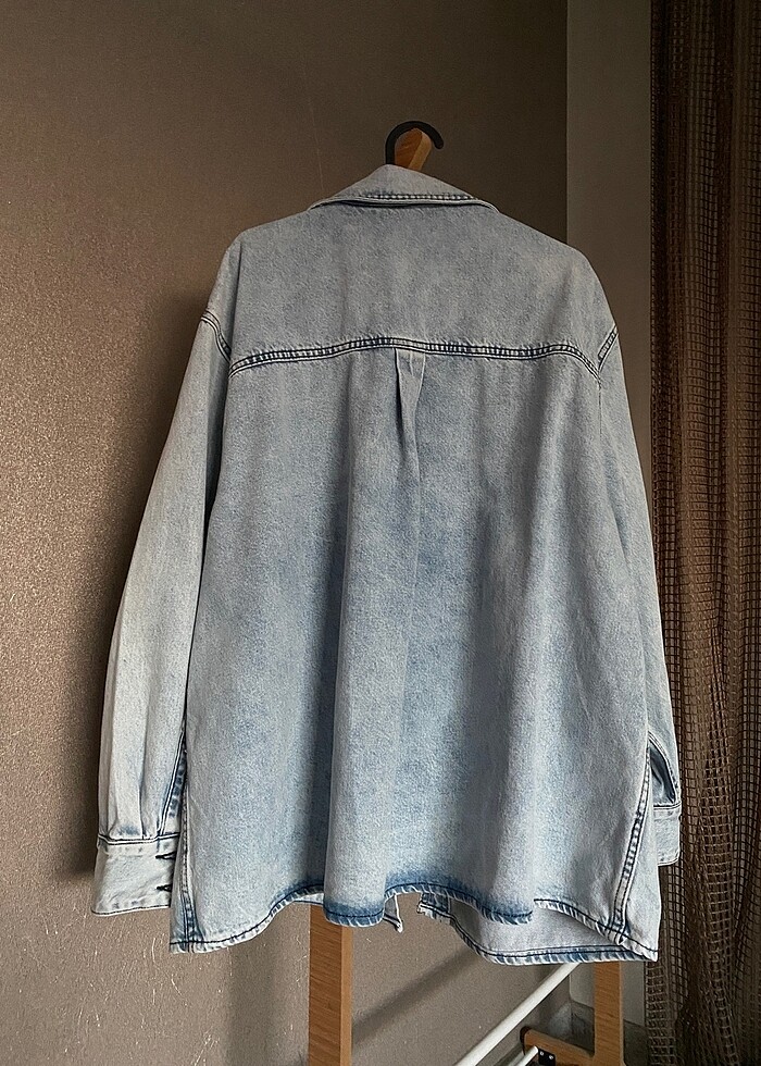 Taşlama detaylı kot gömlek - Görsel 3