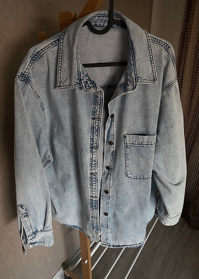 Taşlama detaylı kot gömlek - Görsel 2