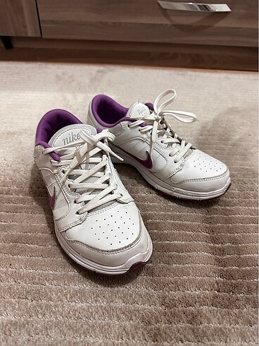 Nike beyaz spor ayakkabı