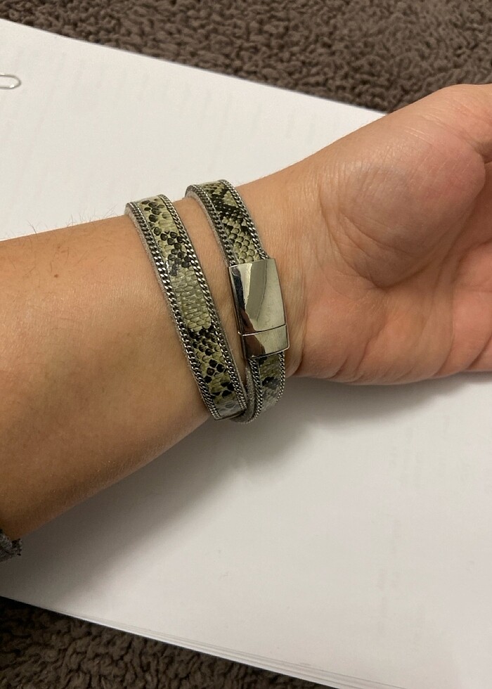 Kendinden desenli taşlı bileklik takma kısmı mıknatıslıdır - Görsel 2