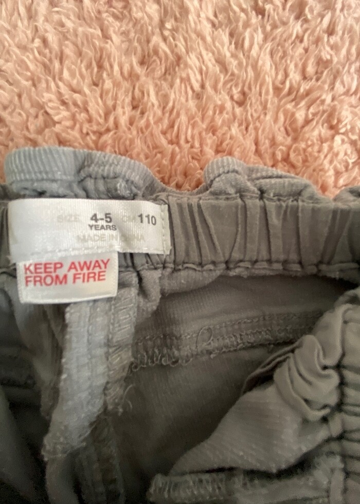 Kadife pantolon beli lastiklidir - Görsel 3