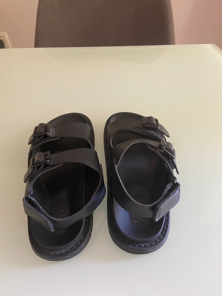 Zara siyah deri tokalı sandalet - Görsel 3