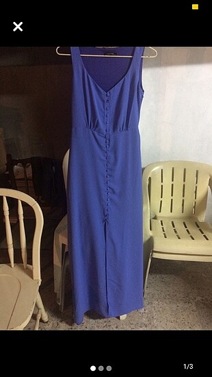 Mavi yırtmaçlı elbise