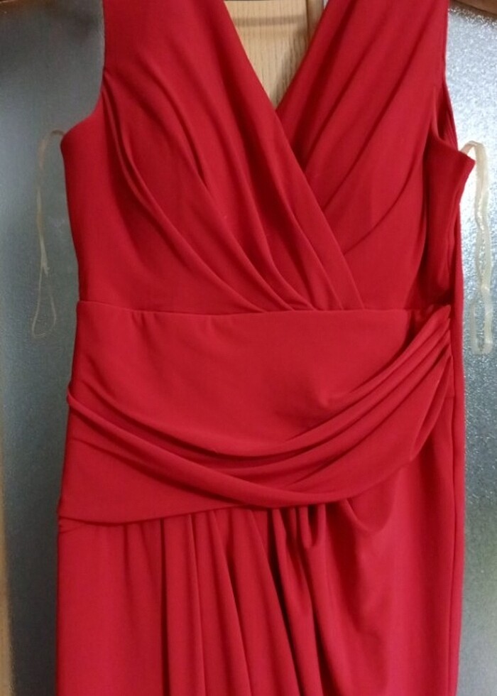 Kırmızı abiye - Görsel 4