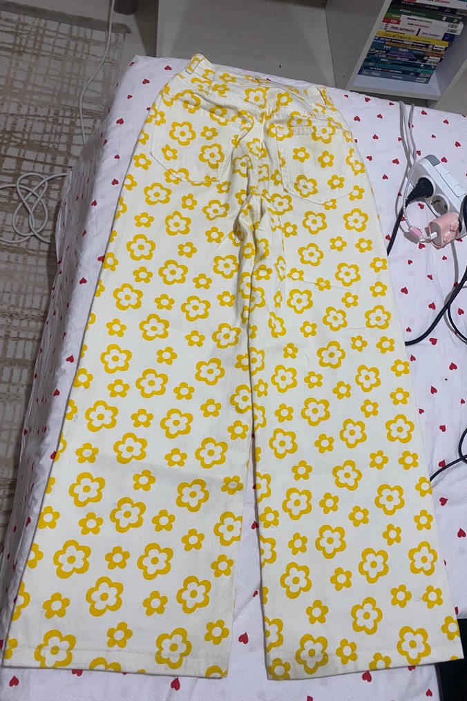 Sarı Çiçek Desenli Kadın Kot Pantolon - Görsel 2