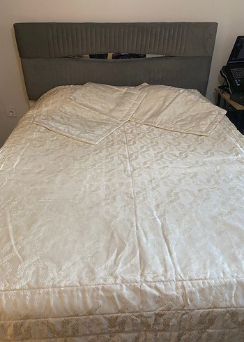 Parlak Beyaz Düz Yatak Örtüsü - Görsel 2