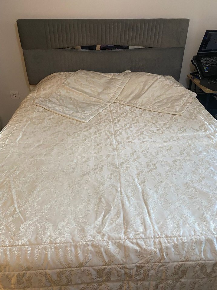 Parlak Beyaz Düz Yatak Örtüsü - Görsel 2