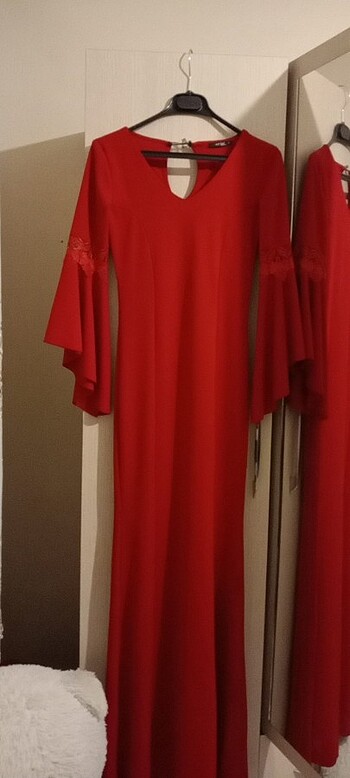 Uzun Balık Model Kırmızı Elbise