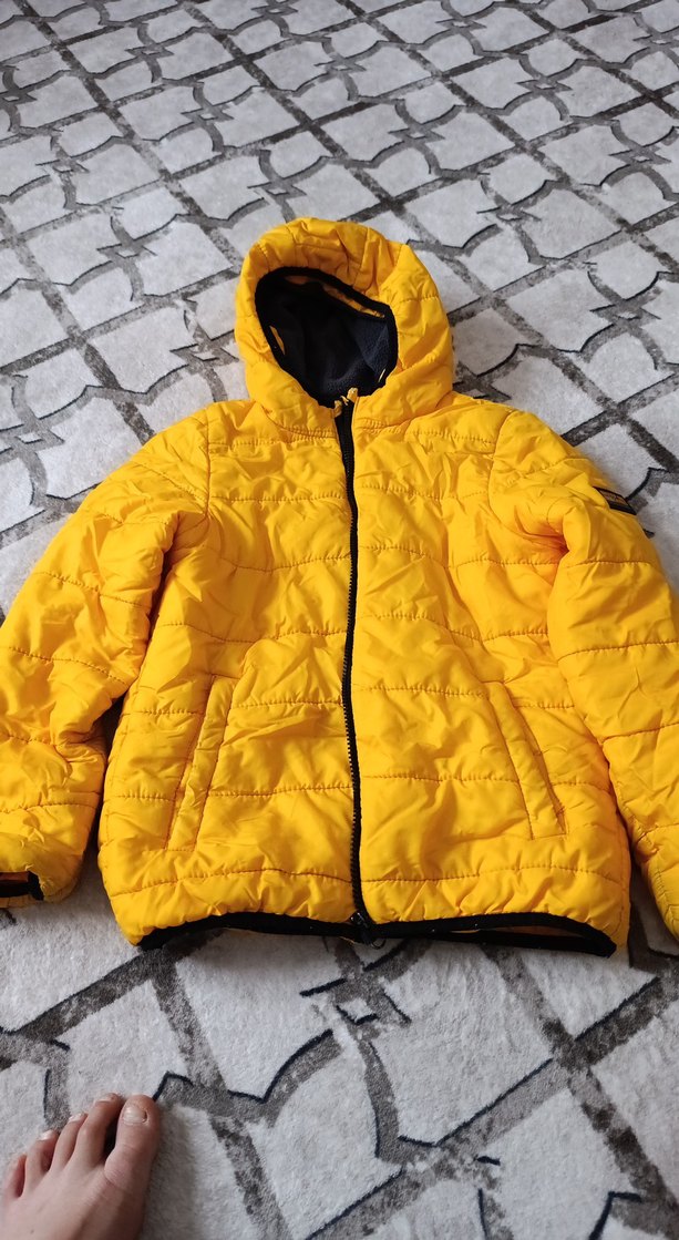 Sarı Kapüşonlu Erkek Çocuk Mont - Görsel 2