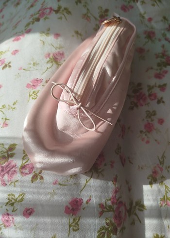 Pembe Saten Fermuarlı Makyaj Çantası - Görsel 4