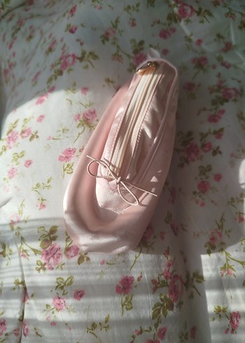 Pembe Saten Fermuarlı Makyaj Çantası - Görsel 5