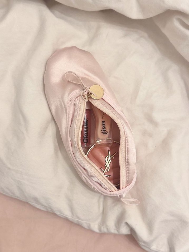 Pembe Saten Fermuarlı Makyaj Çantası - Görsel 2