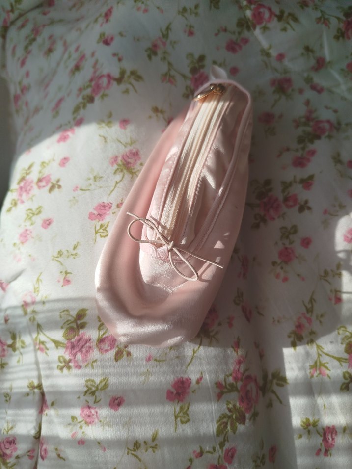 Pembe Saten Fermuarlı Makyaj Çantası - Görsel 5