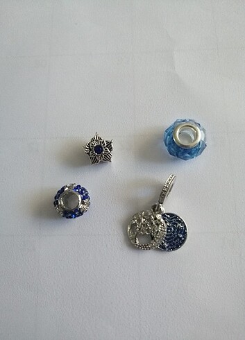 4 adet charm 