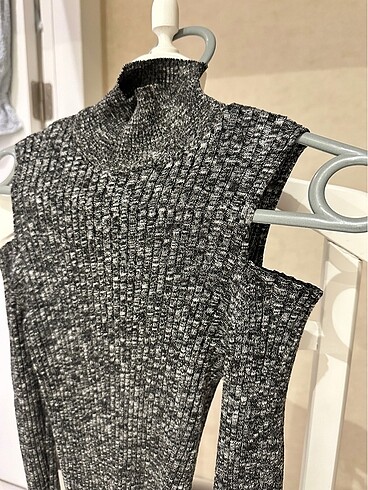 Balıkçı Yaka Omuz Detayli Triko - Görsel 2