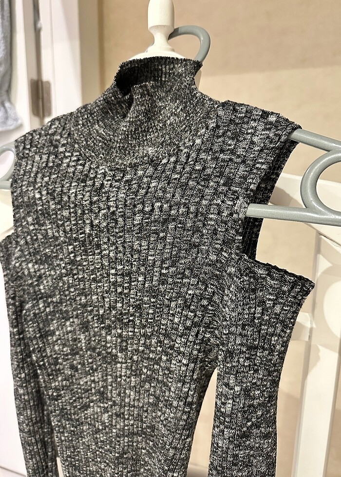 Balıkçı Yaka Omuz Detayli Triko - Görsel 2