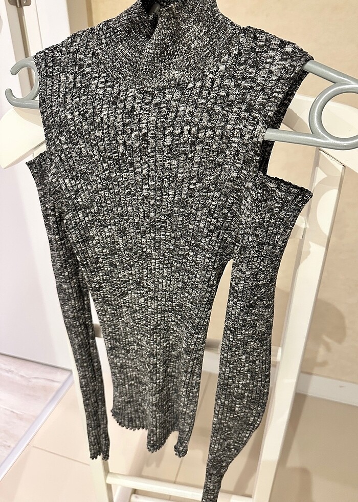 Balıkçı Yaka Omuz Detayli Triko - Görsel 3