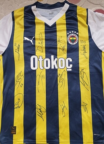 Fenerbahçe forması imzali. ACIL SATILIK INDIRIMDE 