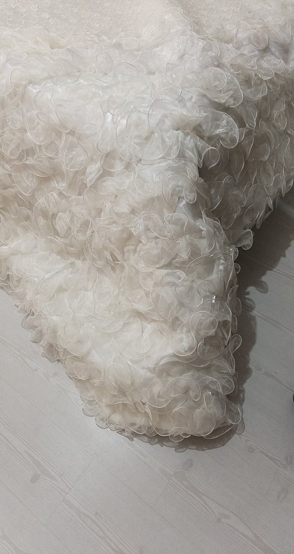 İşlemeli Beyaz Yatak Örtüsü - Görsel 4