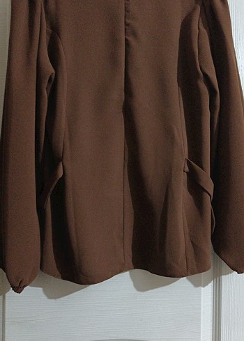 Kemer Detaylı Kahverengi Kadın Bluz - Görsel 2