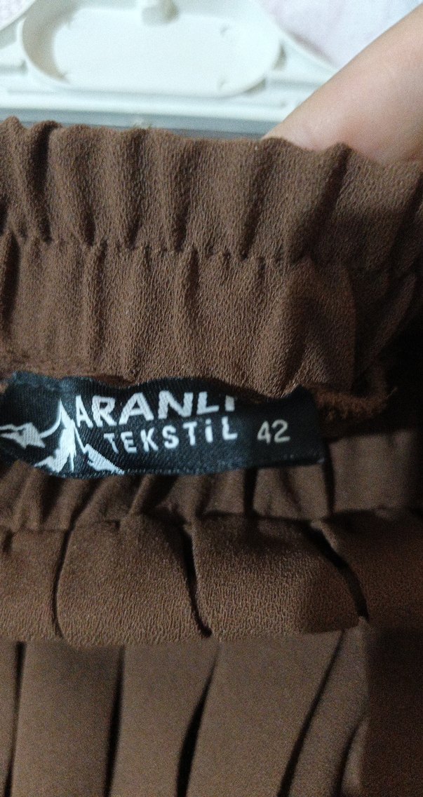 Kemer Detaylı Kahverengi Kadın Bluz - Görsel 4