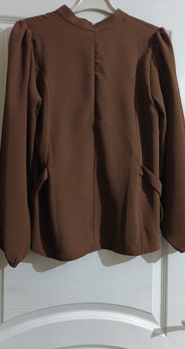 Kemer Detaylı Kahverengi Kadın Bluz - Görsel 2