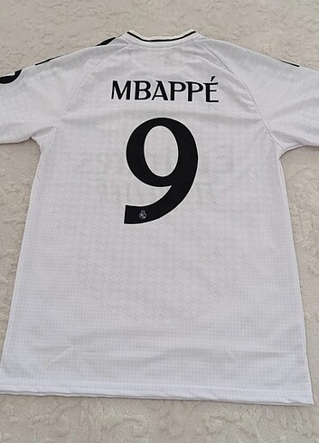 Real Madrid Mbappe yeni sezon forma 