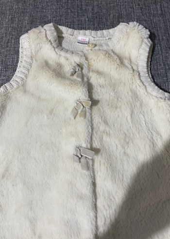 Kız Çocuk Beyaz Kürklü Kolsuz Yelek - Görsel 2