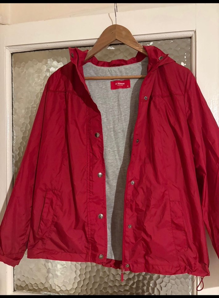L C wakiki bayan yağmurluk kapşonlu az kullanılmış 40 beden - Görsel 3